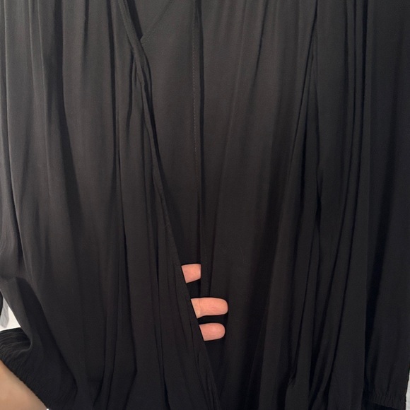 Express Elegant Black Blouse - Picture 5 of 7